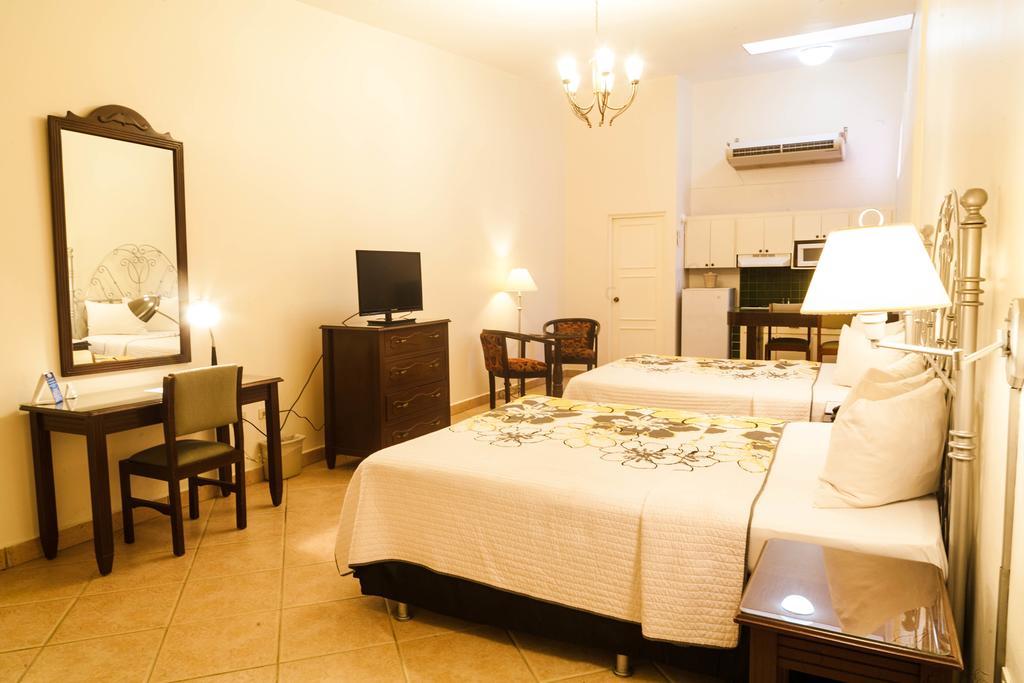 Hotel El Almendro Managua Bagian luar foto