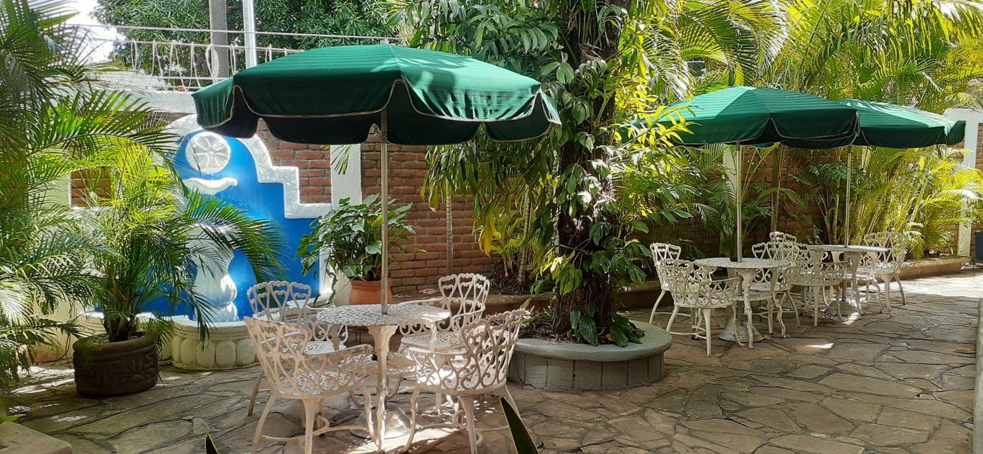 Hotel El Almendro Managua Bagian luar foto