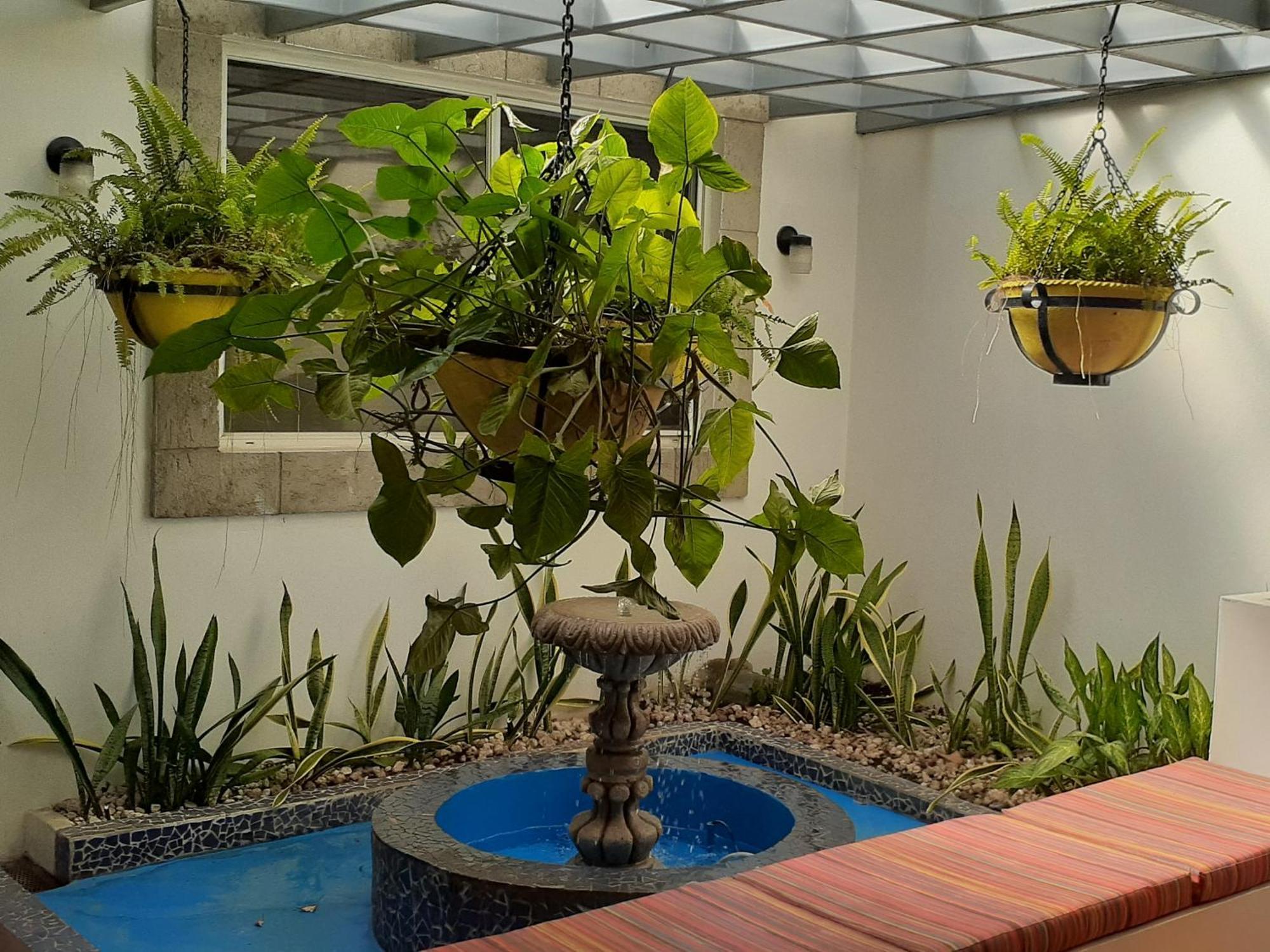 Hotel El Almendro Managua Bagian luar foto