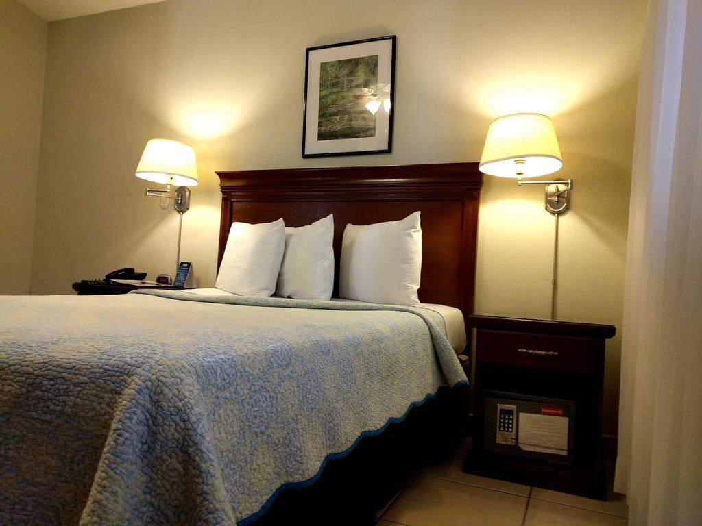 Hotel El Almendro Managua Bagian luar foto
