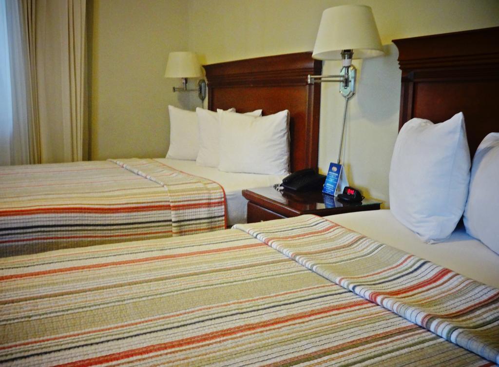Hotel El Almendro Managua Bagian luar foto