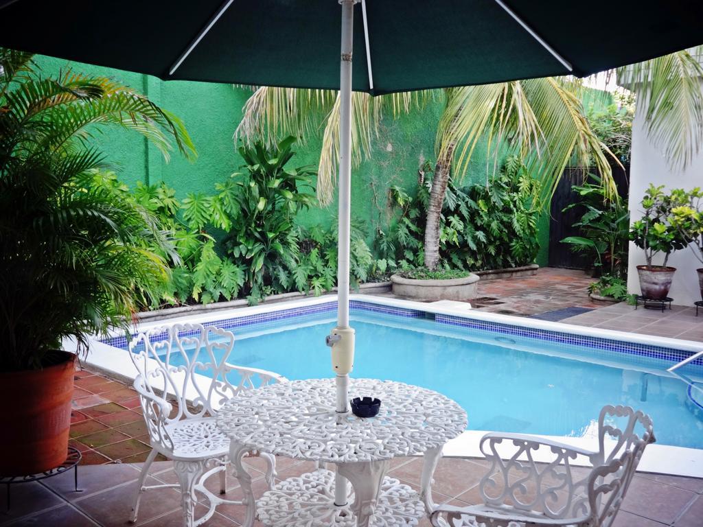 Hotel El Almendro Managua Bagian luar foto