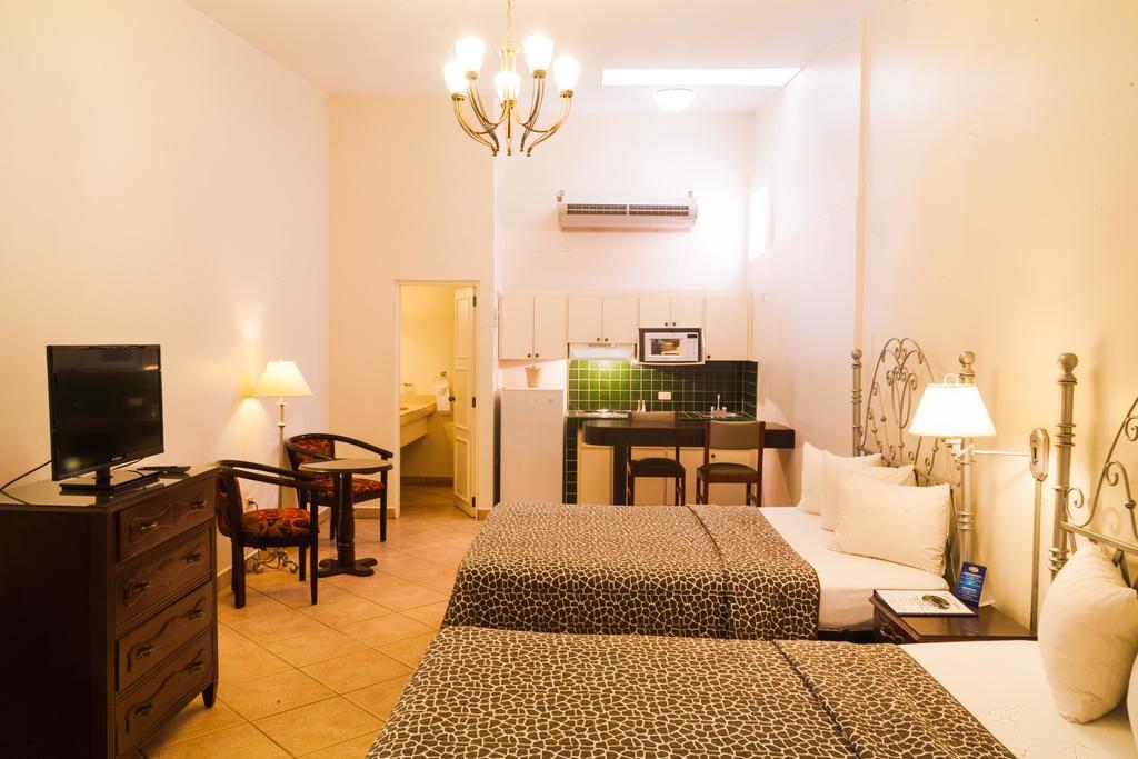 Hotel El Almendro Managua Bagian luar foto