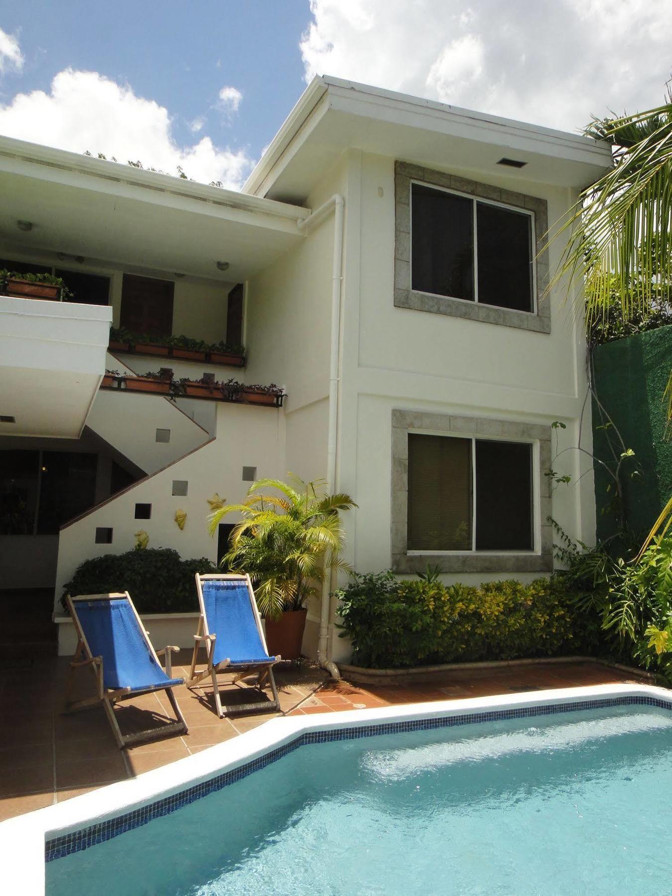 Hotel El Almendro Managua Bagian luar foto