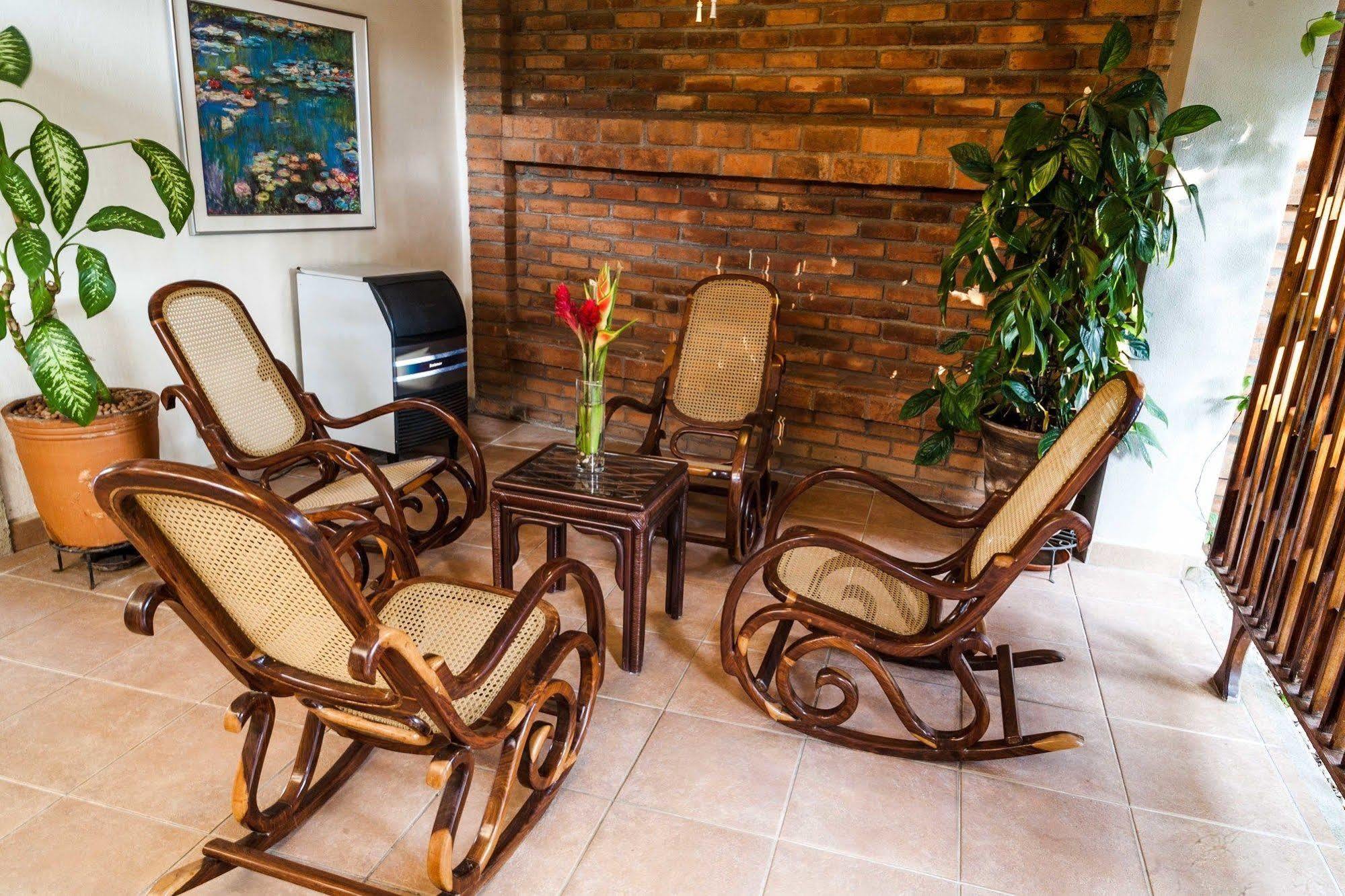 Hotel El Almendro Managua Bagian luar foto
